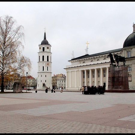 Pogo Hostel Vilnius Exterior photo The Cathedral Square