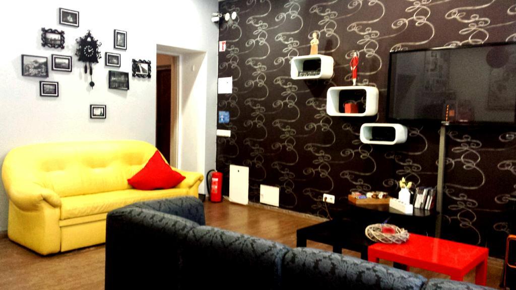 Pogo Hostel Vilnius Exterior photo A living room in a house in India