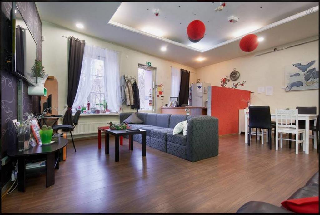 Pogo Hostel Vilnius Exterior photo A typical apartment in the complex