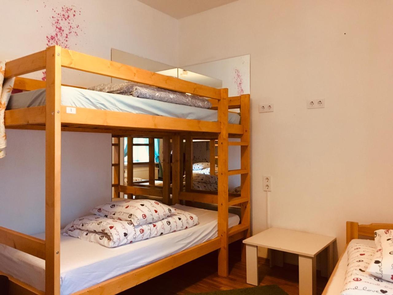 Pogo Hostel Vilnius Exterior photo A bunk bed